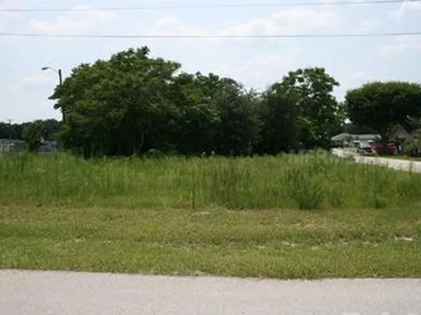 103 Nancy St, Dundee, FL 33838