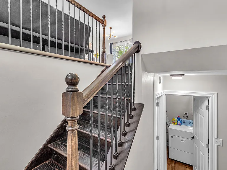 1407 Jefferson St — Photo 5
