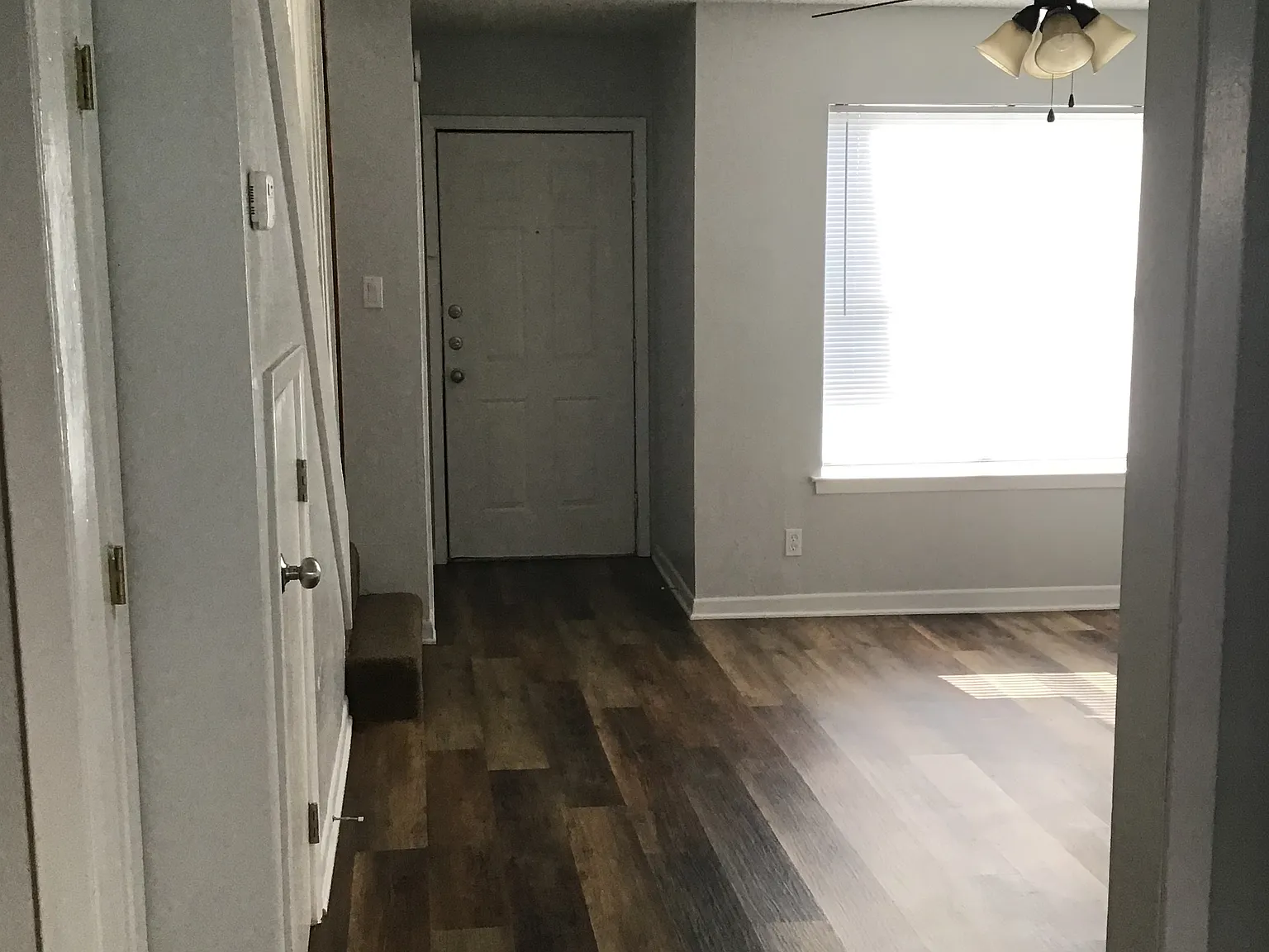 2 bed, 1.5 bath, 872 sqft, $1,050 — Photo 4
