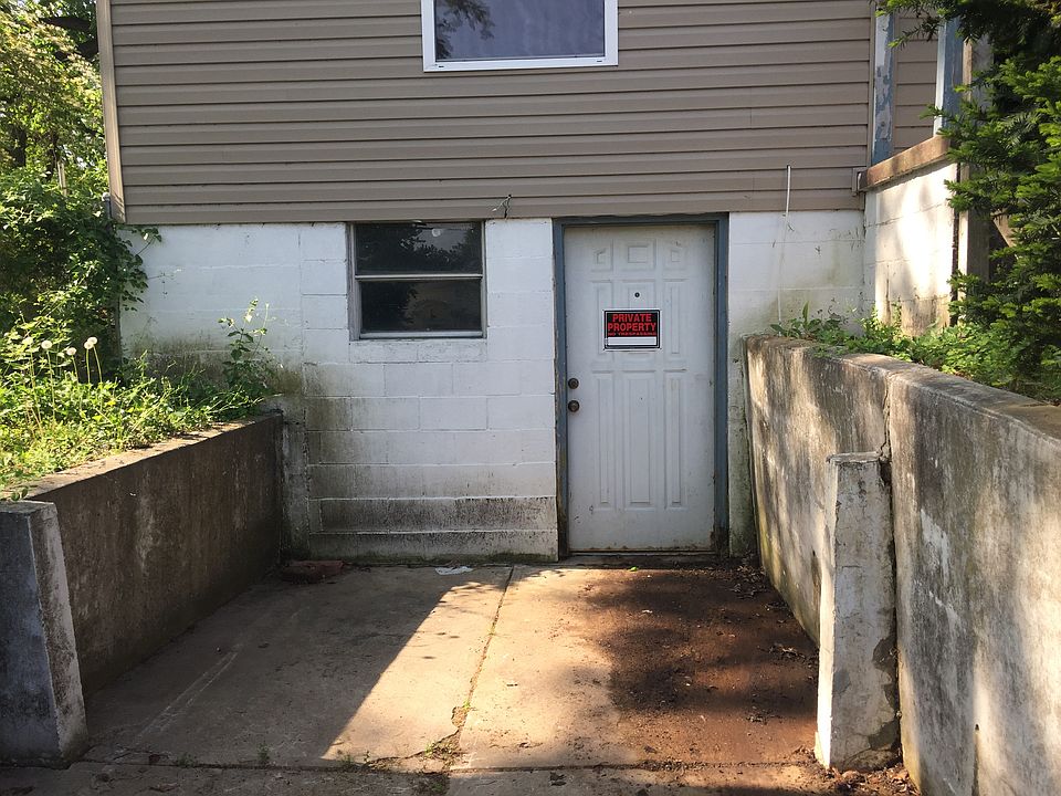 2nd image of 9526 Trescott Ave