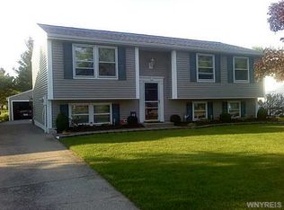 6961 Northview Dr, Lockport, NY 14094