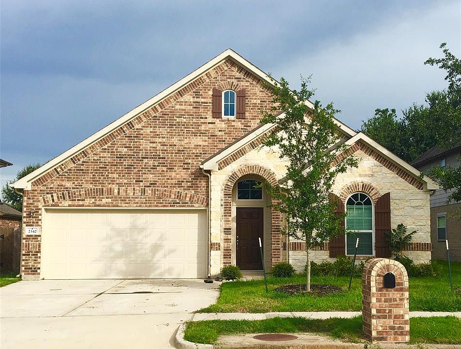 2nd image of 2342 Bay Hill Dr