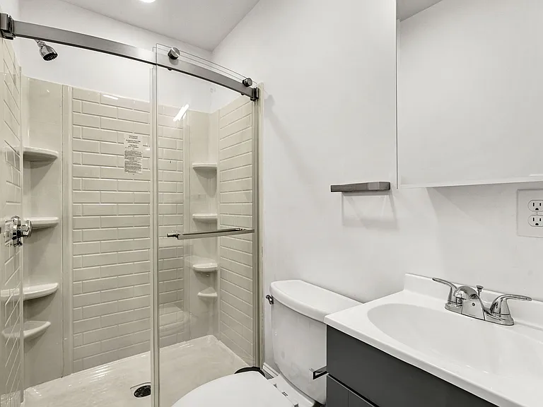 21 Sudan St #5 — Photo 5