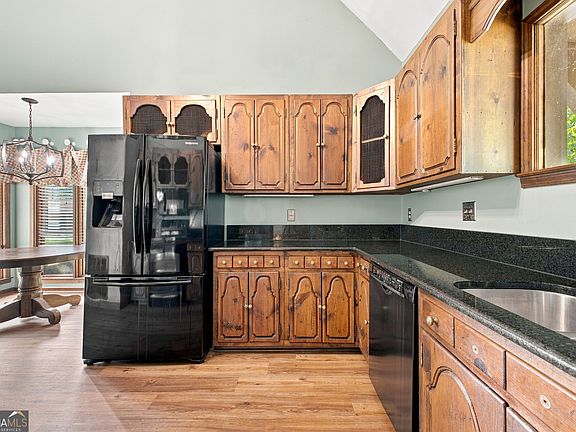 5th image of 102 Valley Brook Dr SE