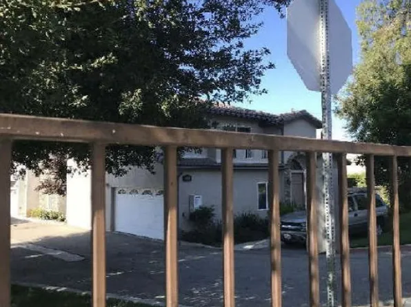 14661 Oak Rd, Sylmar, CA 91342