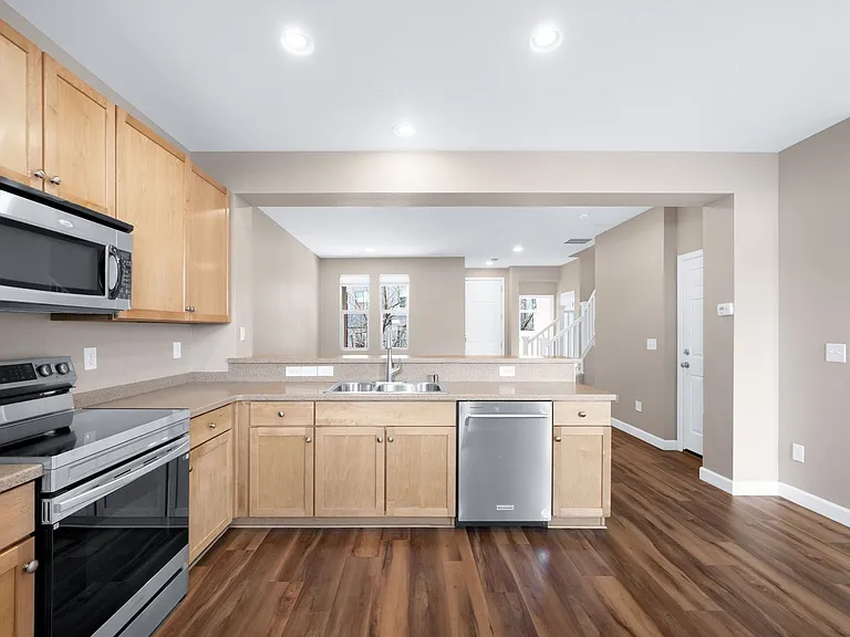 13543 E Longview Ave — Photo 2