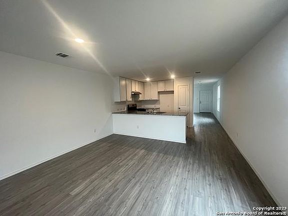5th image of 2421 Double Oak Dr