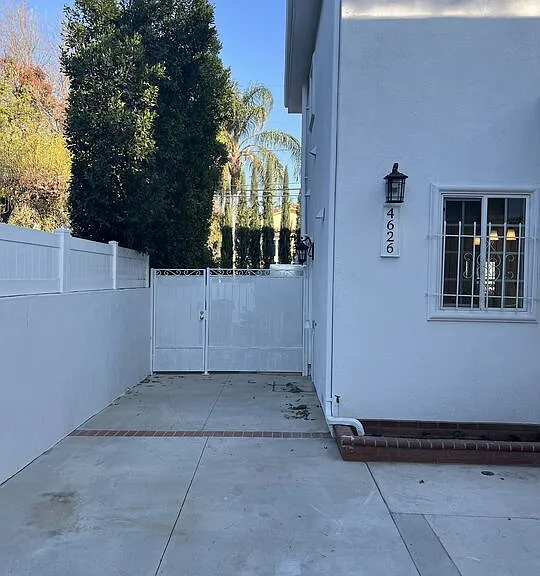 4626 N Noble Ave — Photo 2