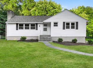 8 Lloyd Rd, Norwalk, CT 06850