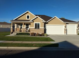 513 E Petersen Pkwy, South Weber, UT 84405