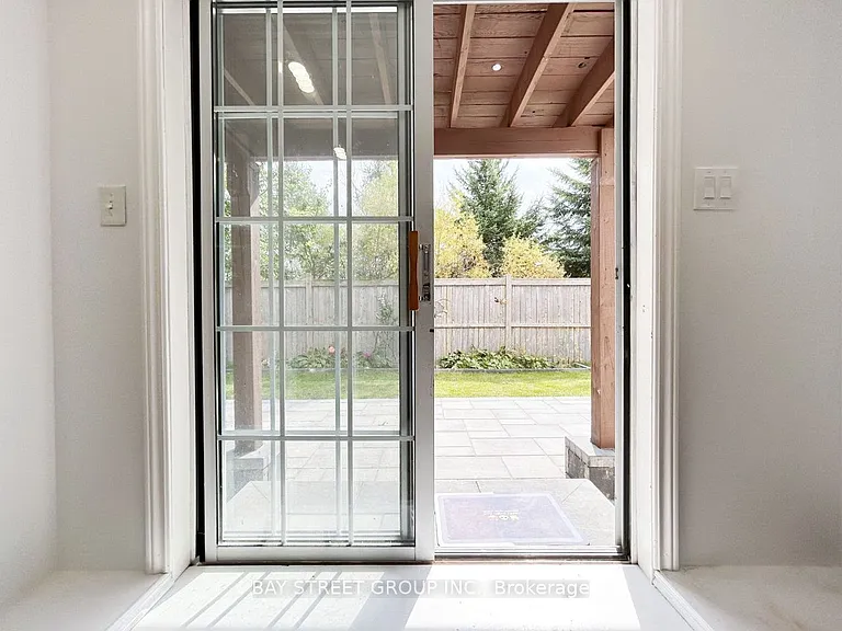 17 Bradbury Cres — Photo 12