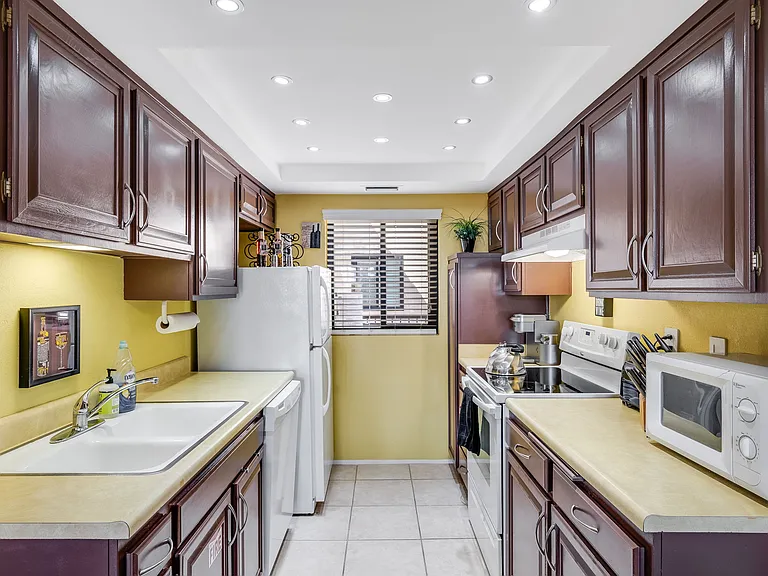 1411 N Sunrise Way #18A — Photo 11