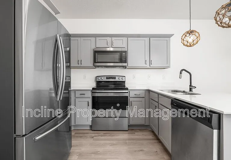 547 N 360 W — Photo 7