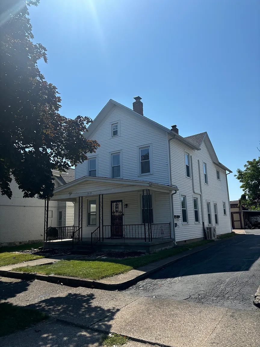 1025 Warren St #2 photo 1