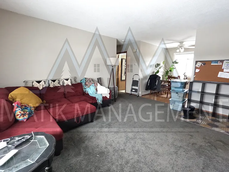 321 27th St NE #1 — Photo 3