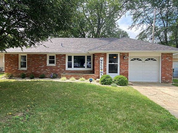 3rd image of 1115 W Waid Ave