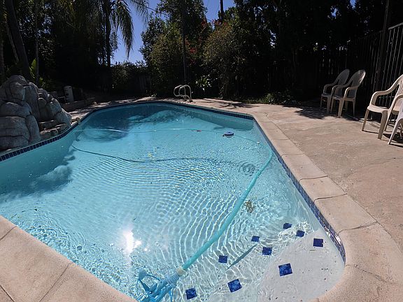 3rd image of 2272 Toluca Dr