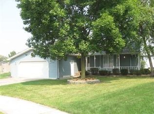 719 N Robin Ct, Griffith, IN 46319