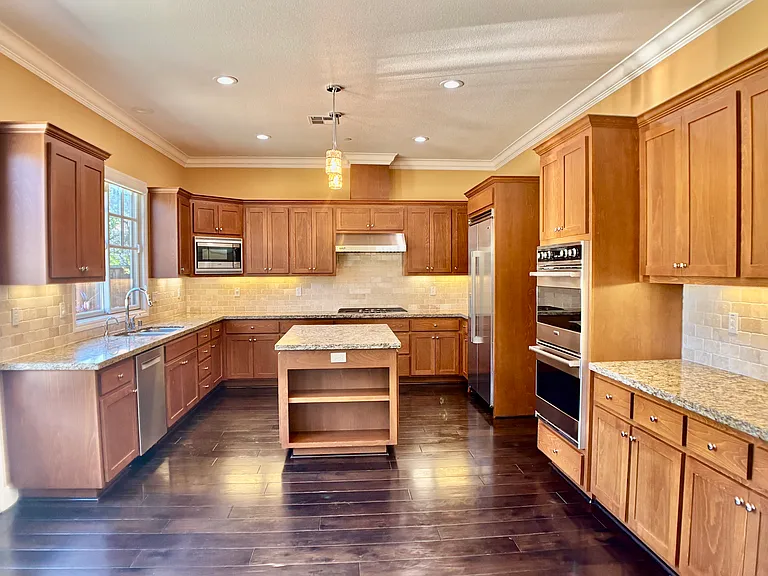 140 Levin Ave — Photo 10