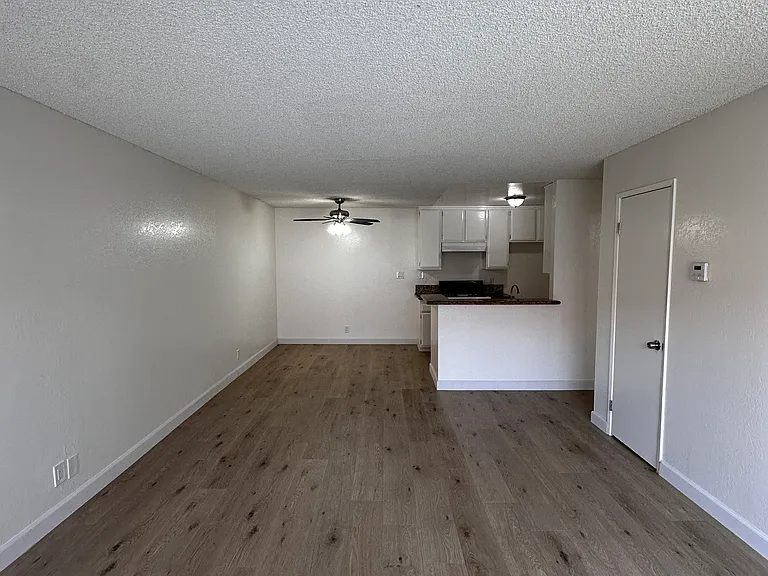 5134 N Glendora Ave #35 — Photo 2