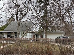 26532 Powers Ave, Dearborn Heights, MI