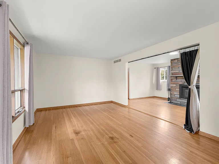 20325 Westview Dr — Photo 33