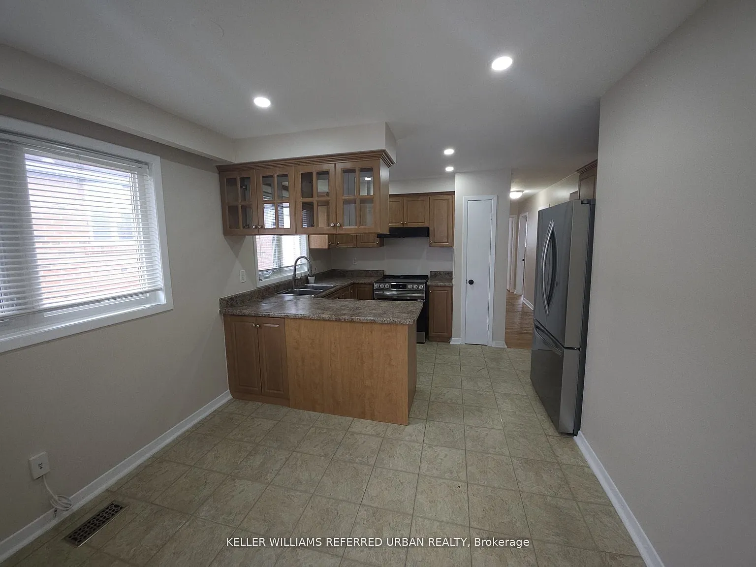 4 bed, $3,200 — Photo 4