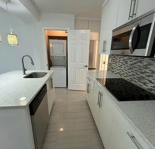 916 NE 15th Ave #3 — Photo 3