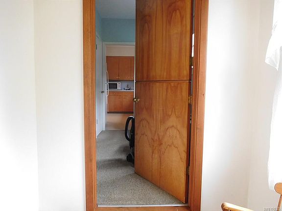 4th image of 1396 Payne Ave