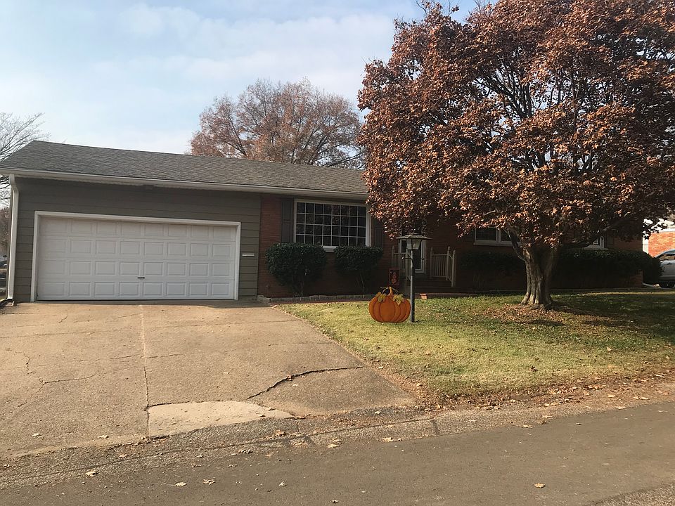 1st image of 1300 Genesta Dr