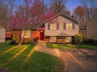 8282 Morning Dew Ct, Springfield, VA 22153