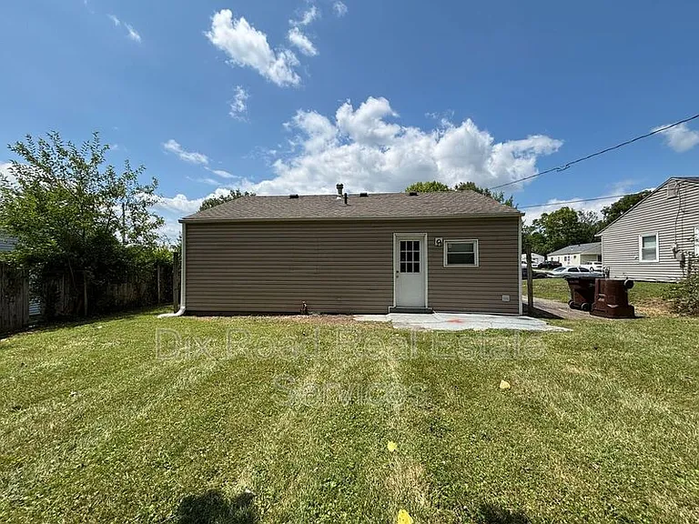 3626 Runyon Ave — Photo 3