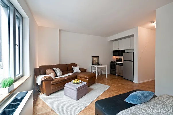 Rented by City Connections Realty | media 10