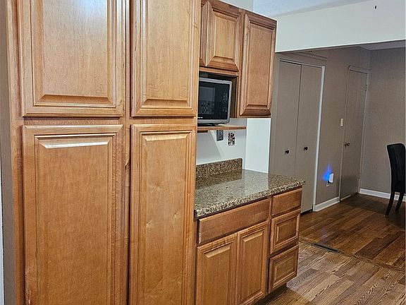 5th image of 5770 Pemberton Dr