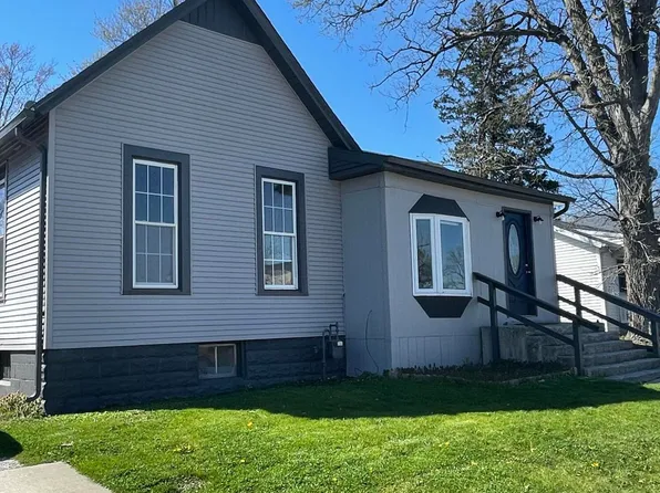 404 S Main St, Hebron, IN 46341