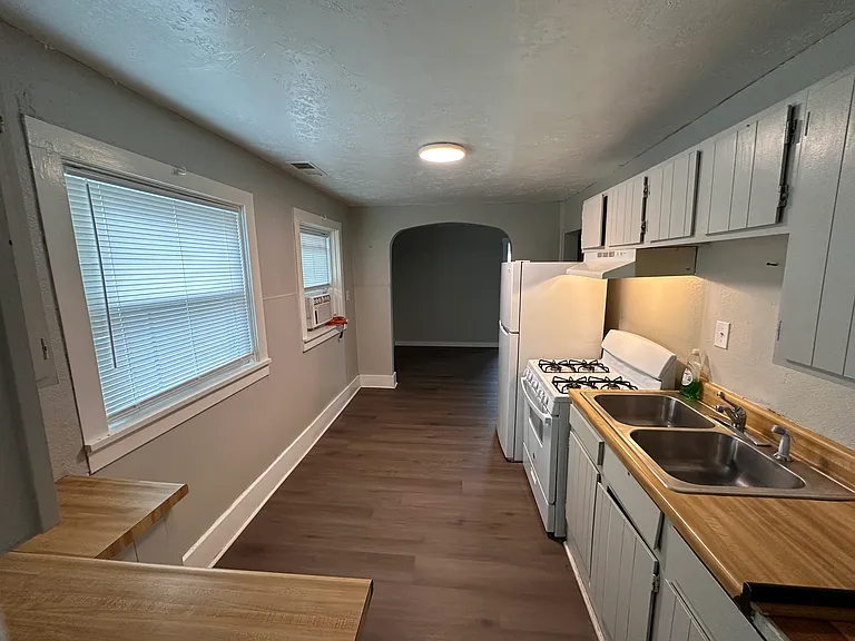 2164 Jackson St — Photo 1