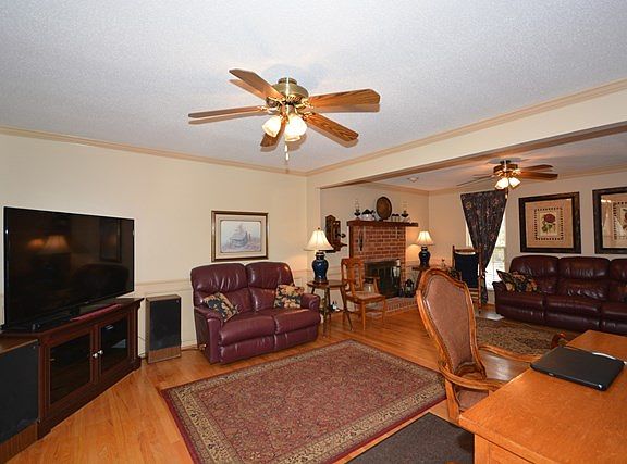 3rd image of 163 Stone Mill Dr