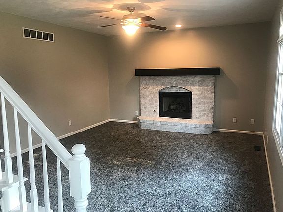 Living Room w/Gas Fireplace