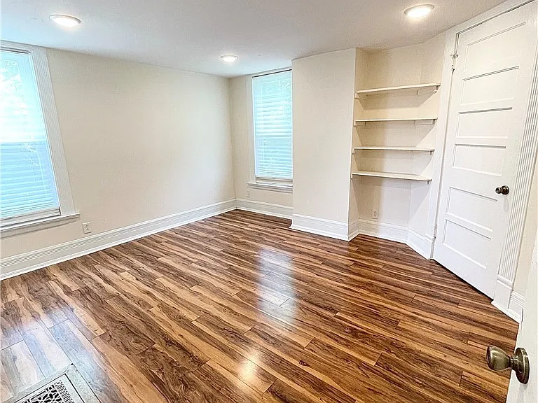 365 Green St — Photo 16