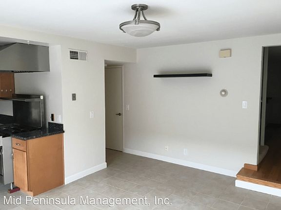 4th image of 1547 Beach Park Blvd