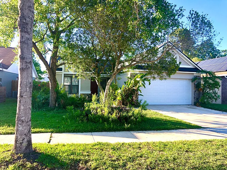 1012 Pearson Dr — Photo 3