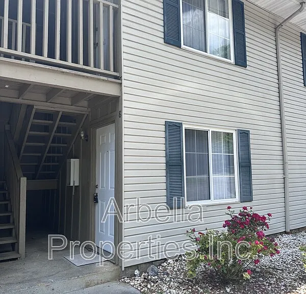 103 S Beech St #8 — Photo 1