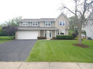 17710 W Sandy Ct, Gurnee, IL 60031