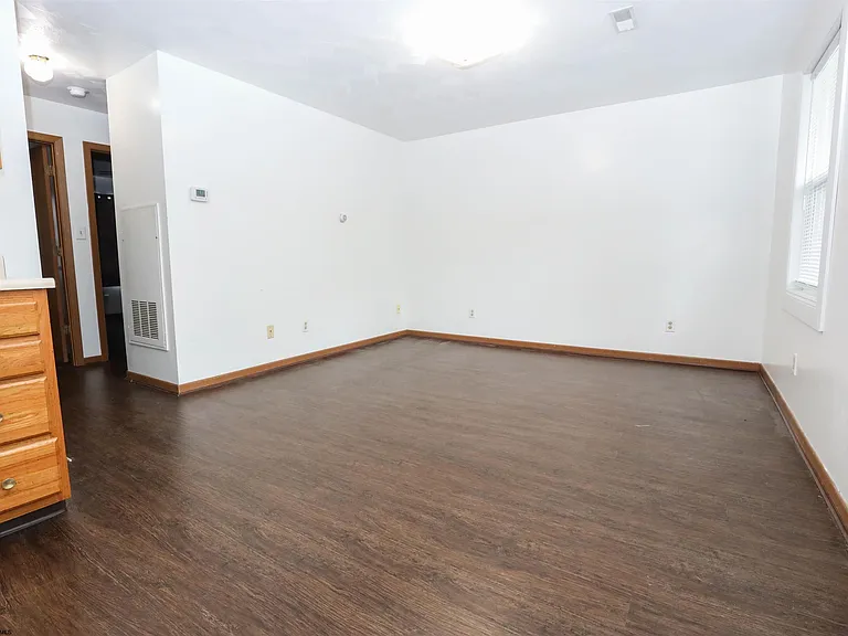 726 Beechurst Ave — Photo 11