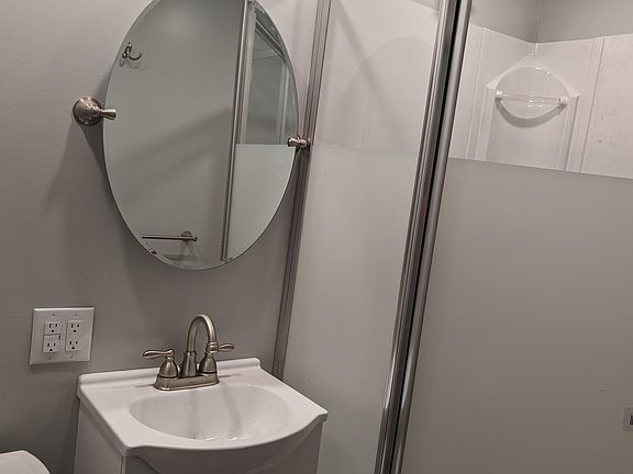 2nd image of 313.5 Walnut St W