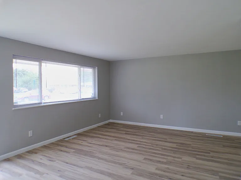 6672 Bartlett Rd — Photo 8