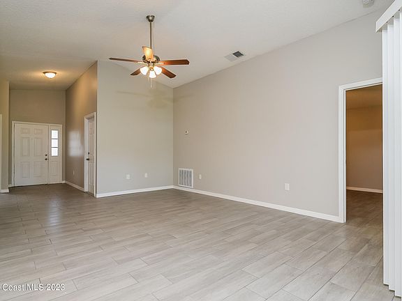 4th image of 2450 Saint Pauls Dr