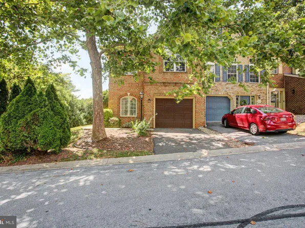 1251 Lindsay Ln, Hagerstown, MD 21742