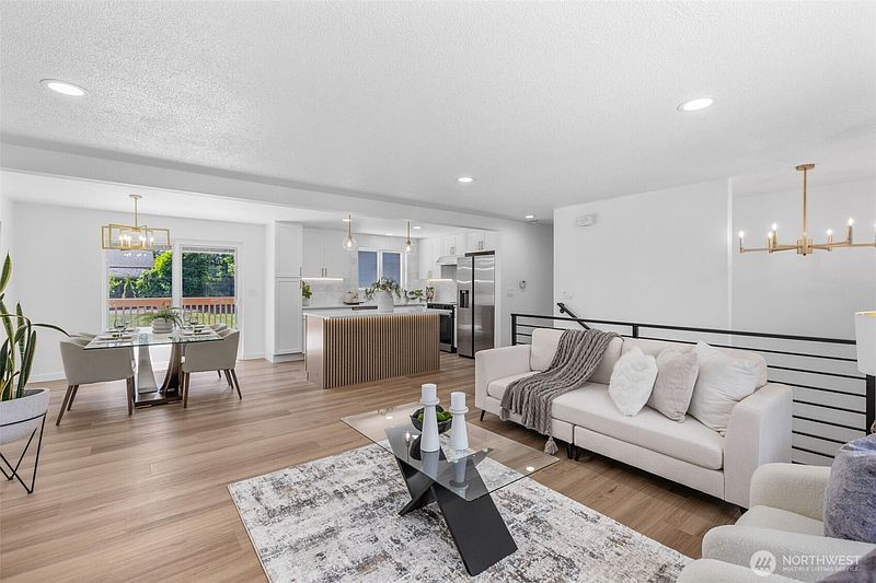 4th image of 8712 Wildwood Avenue SW