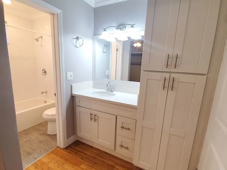 1334 Las Palmas Ave — Photo 14